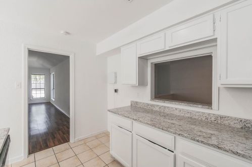 2406 Limestone Ln, Garland TX exterior