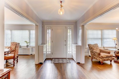 752 Clinton Springs Ave, Cincinnati, OH 45229-1333
