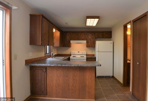 1818 Crestview Ct, Red Wing, MN 55066-2907