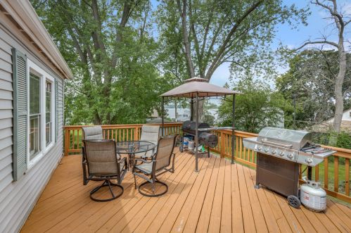 7724 Brook Dr, Bull Valley, IL 60097-9306
