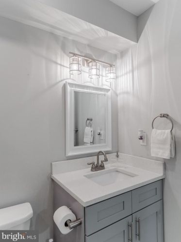 2131 10th St, Philadelphia PA 19148-5007 exterior