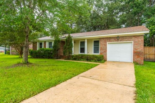 208 Limehouse Dr, Ladson, SC 29456-4830
