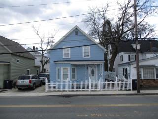 43 Otterson St, Nashua, NH 03060-3942