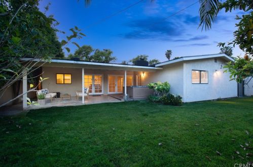 1013 Lyon St, Santa Ana CA 92701-3225 exterior