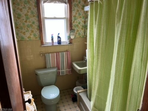 50 Anderson Ave, Paterson NJ  07512-2153 exterior