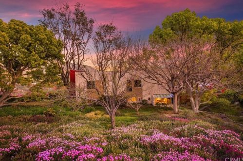 2025 Mt Vernon Ave, Riverside CA  92507-2528 exterior