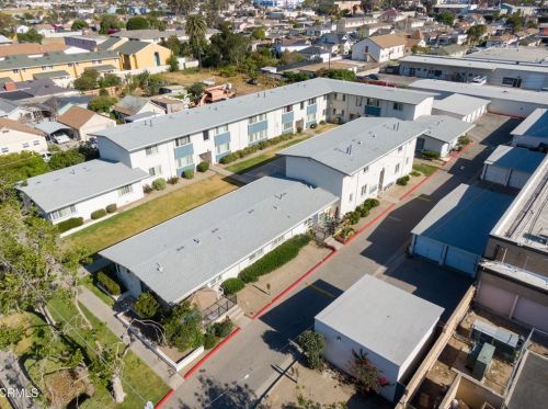125 Hill St, Oxnard, CA 93033-1212