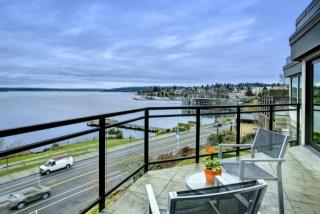 725 1st St, Kirkland, WA 98033-5419