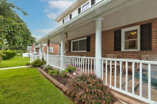109 Sunbright Dr, Meriden, CT 06450-4618