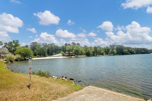2651 Lk Capri Dr, Conyers GA  30012 exterior
