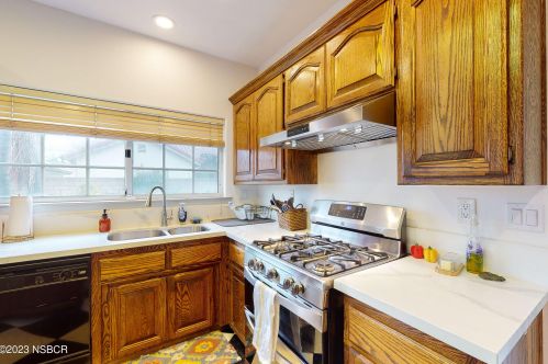 2418 Sandpiper Dr, Santa Maria CA  93455-1521 exterior