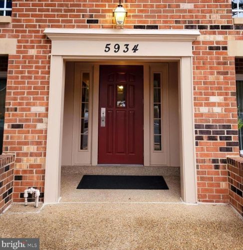5934 Cove Landing Rd, Springfield, VA 22015-4787