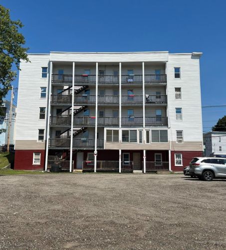 79 Birch St, Lewiston ME  04240-7454 exterior