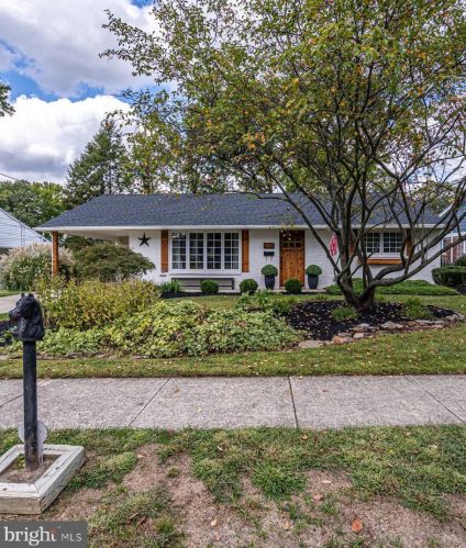 230 Bradley Ave, Haddonfield NJ 08033-2903 exterior