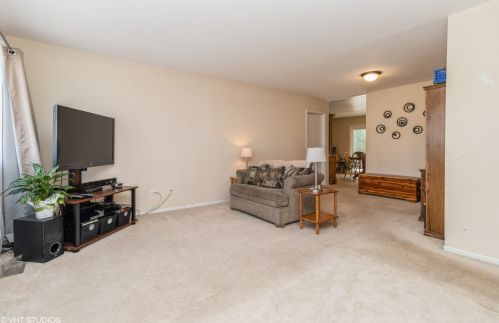 955 Copley Ln, Joliet, IL 60431-9302
