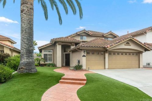 2029 White Birch Dr, Vista, CA 92081-7319