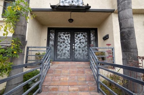 2750 Glenoaks Blvd, Burbank, CA 91504-2601