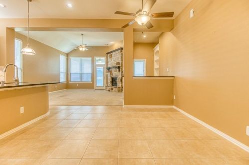 302 Round Lake Dr, Richmond TX 77469-1778 exterior