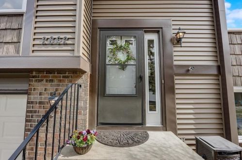 2862 Castleford Ct, Saint Paul MN  55125-3416 exterior