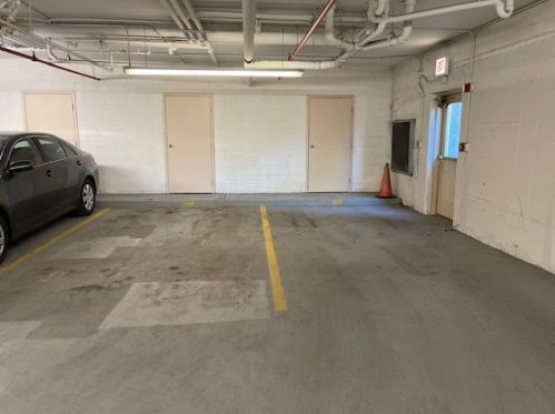 8650 Shermer Rd, Niles IL  60714-2120 exterior