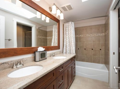 7525 Jasmine Ct, Englewood CO 80112-1033 exterior