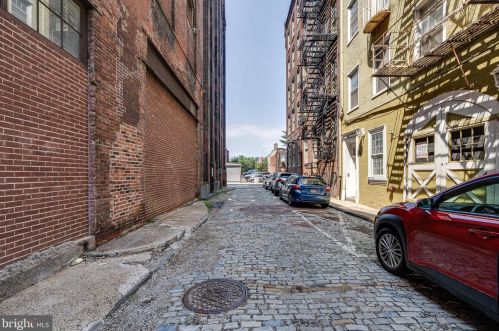 237 Bread St, Philadelphia PA 19106-1238 exterior