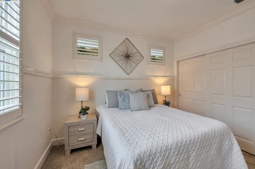3301 Ferry Cir, Folsom, CA 95630-4032