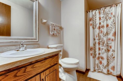 5977 Fernwood St, Saint Paul MN  55126-8463 exterior