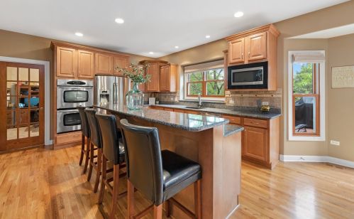 400 Deerfield Dr, Oswego, IL 60543-4010