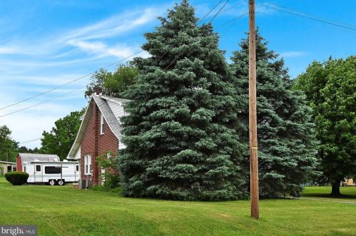 1842 Hilton Ave, York, PA 17315-3832