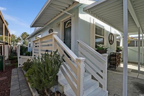 286 Yosemite Rd, San Rafael, CA 94903-2230