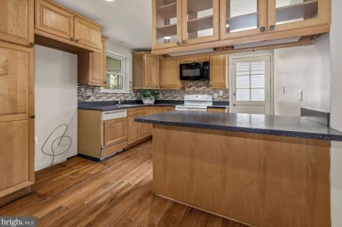 3919 Isbell St, Silver Spring MD 20906-4220 exterior