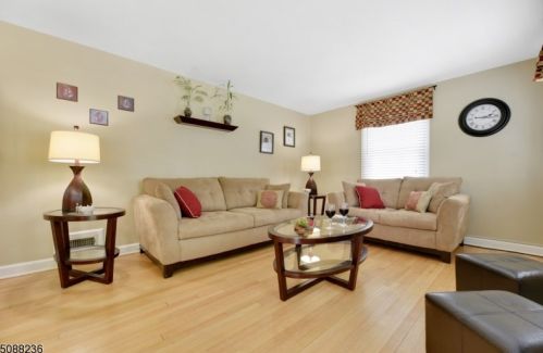 118 Henshaw Ave, Springfield, NJ 07081-2210