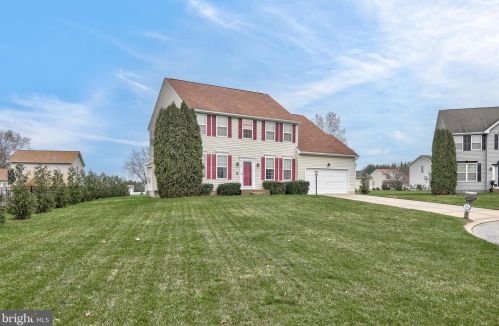 948 Redbud Ct, York, PA 17404-8615