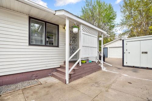 2070 Ivy St, Saint Paul MN  55109-4029 exterior