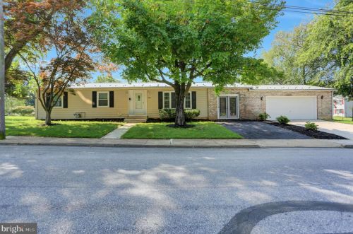 340 F St, Carlisle, PA 17013-1345