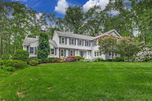 31 Hollow Tree Pl, Wilton CT  06897-2314 exterior