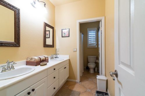2895 Cinnamon Pl, Anaheim CA  92806-3733 exterior