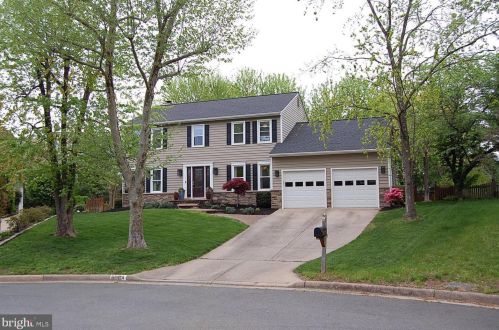 3304 Wellhouse Ct, Herndon, VA 20171-3328