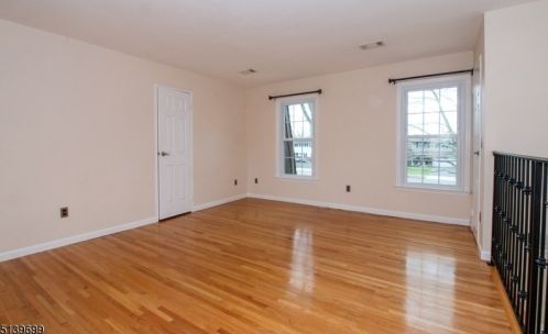 1150 Lake Ave, Clark, NJ 07066-2747