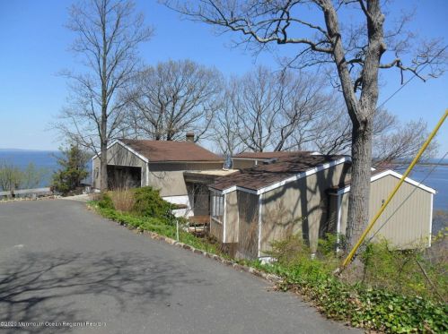 1 Hillside Rd, Atlantic Highlands, NJ 07716-1711