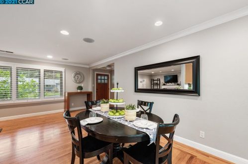 120 Collins Ct, Concord CA  94523-4107 exterior