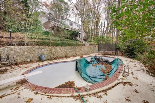170 Huntcliff Pt, Atlanta GA  30350-1601 exterior