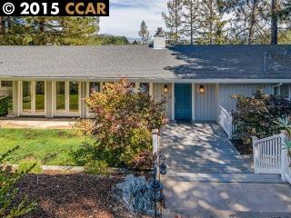 99 Via Floreado, Orinda, CA 94563-1924