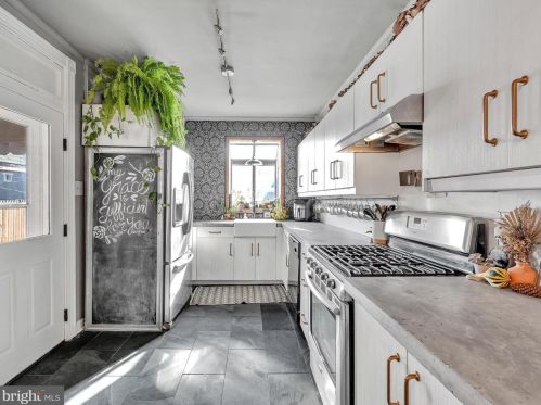 246 Ross St, Lancaster PA  17602-1940 exterior