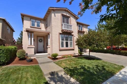 125 Bouquet Cir, Windsor, CA 95492-9607