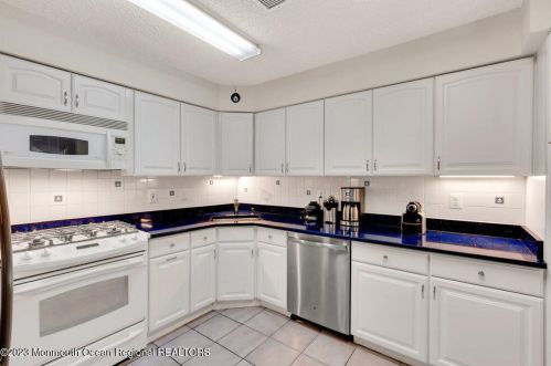 178 Old Orch Ln, Tinton Falls NJ 07712-2570 exterior