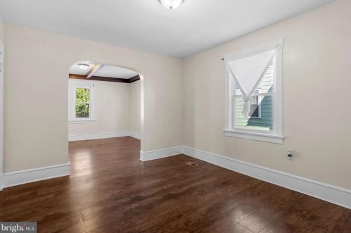 26 Crescent Blvd, Camden NJ  08108-1042 exterior