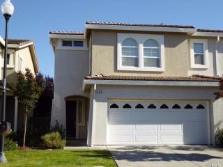 669 Julmar Cir, Fairfield, CA 94534-4215
