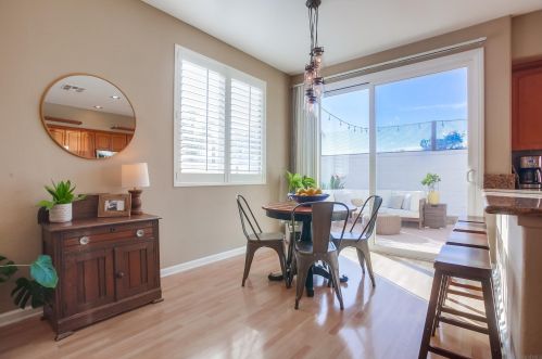382 Carmel Creeper Pl, Encinitas CA  92024-7704 exterior